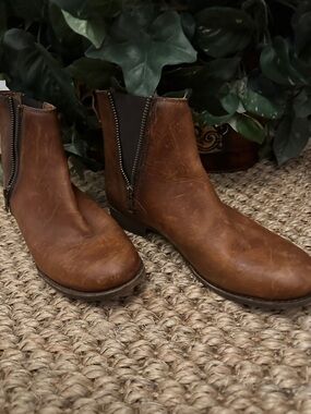 Frye Brown Leather Women's Ankle Booties with Side Zipper